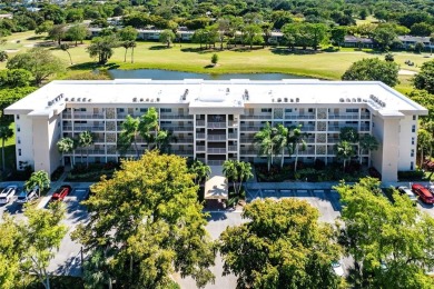 Welcome HOME to this updated corner unit with an open-concept on Palm-Aire Country Club and Resort - The Oaks in Florida - for sale on GolfHomes.com, golf home, golf lot