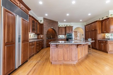 IMAGINE YOUR DREAM HOME THAT OVERLOOKS THE VIRGINIAN GOLF on Virginian Golf Club in Virginia - for sale on GolfHomes.com, golf home, golf lot