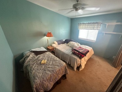 This well-loved 2-bedroom, 2-bathroom Palm Harbor home is being on Del Tura Golf and Country Club in Florida - for sale on GolfHomes.com, golf home, golf lot