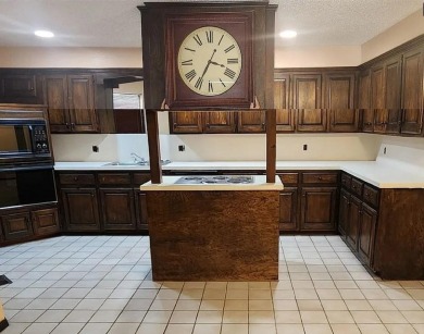 Beautifully updated townhome with golf course views in the heart on KickingBird Golf Course in Oklahoma - for sale on GolfHomes.com, golf home, golf lot