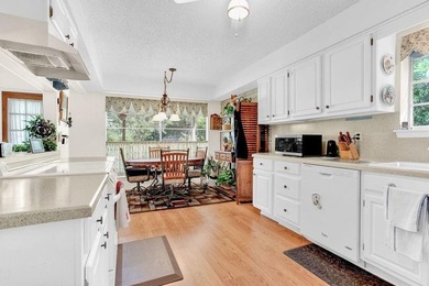 Lovely home close to park and swimming pool, offering a great on Hide-A-Way Lake Golf Course in Texas - for sale on GolfHomes.com, golf home, golf lot