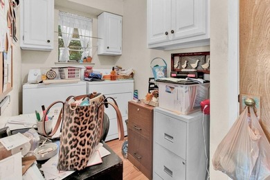 Lovely home close to park and swimming pool, offering a great on Hide-A-Way Lake Golf Course in Texas - for sale on GolfHomes.com, golf home, golf lot