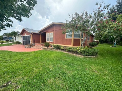 This well-loved 2-bedroom, 2-bathroom Palm Harbor home is being on Del Tura Golf and Country Club in Florida - for sale on GolfHomes.com, golf home, golf lot
