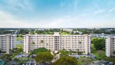 This beautiful 2-bedroom 2-bathroom condo located in the on Palm-Aire Country Club and Resort - Palms in Florida - for sale on GolfHomes.com, golf home, golf lot