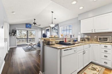 Welcome to this beautifully maintained 2-bedroom, 2-bathroom on River Oaks Golf Plantation  in South Carolina - for sale on GolfHomes.com, golf home, golf lot