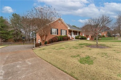 Say hello to easy living on Suntree Drive! This 3BR/2BA home on Oak Valley Golf Club in North Carolina - for sale on GolfHomes.com, golf home, golf lot