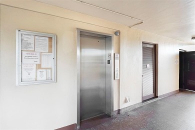 Beautifully remodeled 2-bedroom, 2-bath unit on the 1st floor on Sunrise Lakes Phase IV Golf Course in Florida - for sale on GolfHomes.com, golf home, golf lot