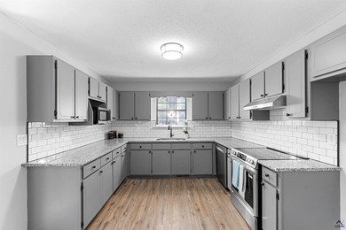 Don't miss your chance to own this beautifully updated 3BR/2BA on Golf Club of Macon in Georgia - for sale on GolfHomes.com, golf home, golf lot