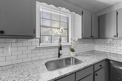 Don't miss your chance to own this beautifully updated 3BR/2BA on Golf Club of Macon in Georgia - for sale on GolfHomes.com, golf home, golf lot