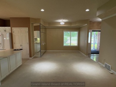 Beautiful condo overlooking the 18th fairway of Riverside Golf on Riverside Country Club in Nebraska - for sale on GolfHomes.com, golf home, golf lot