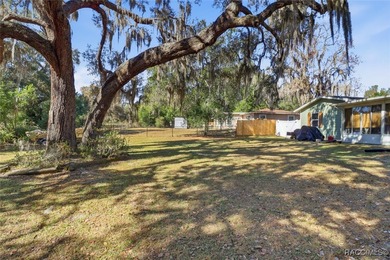 Welcome to your ideal starter home or perfect snowbird retreat on Citrus Springs Country Club in Florida - for sale on GolfHomes.com, golf home, golf lot