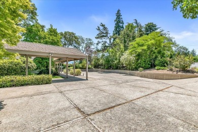 Welcome to this exceptional custom-built contemporary home on Rogue Valley Country Club in Oregon - for sale on GolfHomes.com, golf home, golf lot