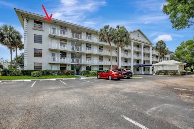 Beautifully updated & artist-decorated 2-bed, 2-bath condo with on Pine Island Ridge Country Club in Florida - for sale on GolfHomes.com, golf home, golf lot