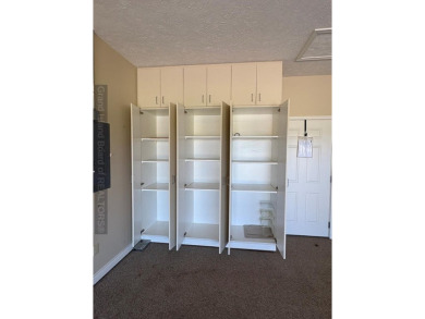 Beautiful condo overlooking the 18th fairway of Riverside Golf on Riverside Country Club in Nebraska - for sale on GolfHomes.com, golf home, golf lot
