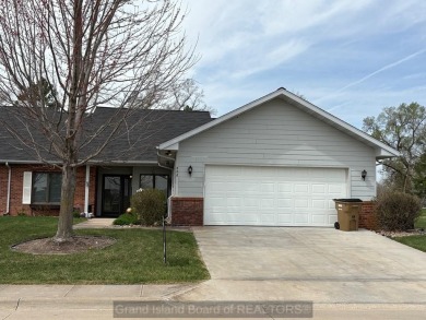 Beautiful condo overlooking the 18th fairway of Riverside Golf on Riverside Country Club in Nebraska - for sale on GolfHomes.com, golf home, golf lot
