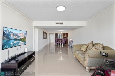 Welcome to this beautiful updated 2-bedroom, 2 bathroom condo in on The Country Club At Boca Raton in Florida - for sale on GolfHomes.com, golf home, golf lot