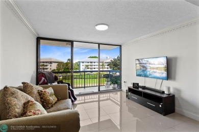 Welcome to this beautiful updated 2-bedroom, 2 bathroom condo in on The Country Club At Boca Raton in Florida - for sale on GolfHomes.com, golf home, golf lot