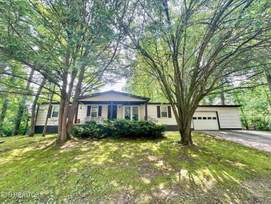 BONAFIDE CHARTER LOT ONLY $25 ANNUALLY, This lovely 3 BR/ 2 Bath on Stonehenge Golf Course in Tennessee - for sale on GolfHomes.com, golf home, golf lot