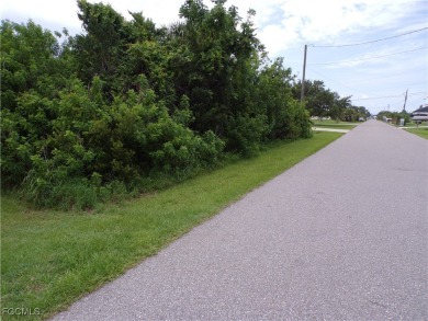 This lot is on a quiet street that would be a great place to on Rotonda Golf and Country Club - Long Marsh  in Florida - for sale on GolfHomes.com, golf home, golf lot