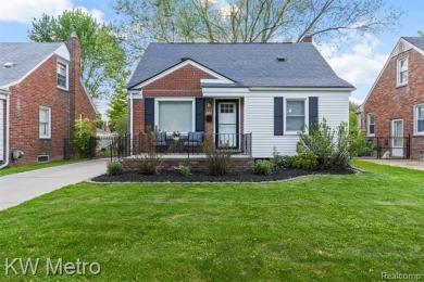 Welcome to this beautifully maintained, three bedroom, brick on Red Run Golf Club in Michigan - for sale on GolfHomes.com, golf home, golf lot