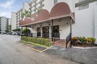 Enjoy scenic views of what was once an active golf course from on Inverrary Country Club in Florida - for sale on GolfHomes.com, golf home, golf lot