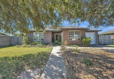 Adorable single family home in Original Townsite... NO HOA fees! on South Padre Island Golf Club in Texas - for sale on GolfHomes.com, golf home, golf lot