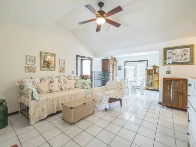 Adorable single family home in Original Townsite... NO HOA fees! on South Padre Island Golf Club in Texas - for sale on GolfHomes.com, golf home, golf lot