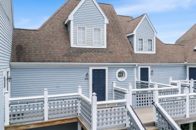Updated 2-story loft-style penthouse located in a beautifully on Norwich Golf Course in Connecticut - for sale on GolfHomes.com, golf home, golf lot