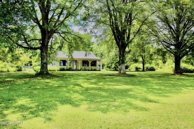 COMPLETELY REMODELED!!! FURNITURE STAYS!!! This beautiful on Deer Creek Golf Course in Tennessee - for sale on GolfHomes.com, golf home, golf lot