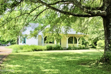 COMPLETELY REMODELED!!! FURNITURE STAYS!!! This beautiful on Deer Creek Golf Course in Tennessee - for sale on GolfHomes.com, golf home, golf lot