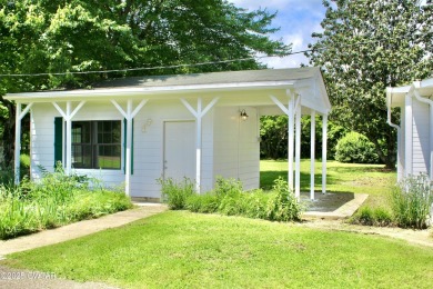 COMPLETELY REMODELED!!! FURNITURE STAYS!!! This beautiful on Deer Creek Golf Course in Tennessee - for sale on GolfHomes.com, golf home, golf lot