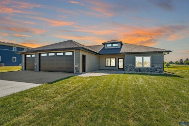 This zero entry 1,534 sq/ft, 3 bedroom, 2 bath home features on Brandon Municipal Golf Course in South Dakota - for sale on GolfHomes.com, golf home, golf lot