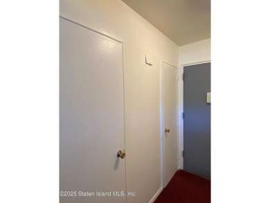 LARGE STUDIO CLOSE TO ALL TRANSPORTATION -  SHOPPING, SILVER on Silver Lake Golf Course in New York - for sale on GolfHomes.com, golf home, golf lot