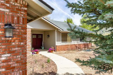 Your Everyday Getaway!This beautifully maintained property on Oak Tree Country Club in California - for sale on GolfHomes.com, golf home, golf lot