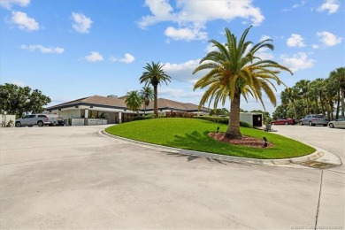 OWNER MOTIVATED! BRING YOUR OFFER!  Great location on the on Martin Downs Country Club in Florida - for sale on GolfHomes.com, golf home, golf lot