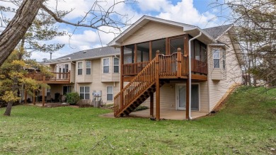 WELCOME HOME to this clean & MOVE-IN-READY 3BR 3BTH villa on Lake Forest Golf and Country Club in Missouri - for sale on GolfHomes.com, golf home, golf lot