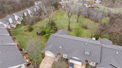 WELCOME HOME to this clean & MOVE-IN-READY 3BR 3BTH villa on Lake Forest Golf and Country Club in Missouri - for sale on GolfHomes.com, golf home, golf lot