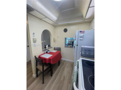 Beautiful 2/2 ready to move in condo located in the desirable on Sunrise Lakes Phase IV Golf Course in Florida - for sale on GolfHomes.com, golf home, golf lot