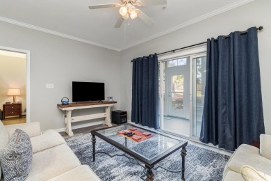 This is a first-floor, fully-furnished 3-bedroom/2-bathroom on Arrowhead Country Club in South Carolina - for sale on GolfHomes.com, golf home, golf lot