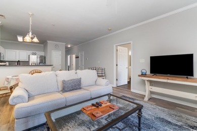 This is a first-floor, fully-furnished 3-bedroom/2-bathroom on Arrowhead Country Club in South Carolina - for sale on GolfHomes.com, golf home, golf lot