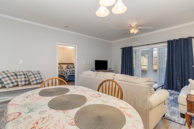 This is a first-floor, fully-furnished 3-bedroom/2-bathroom on Arrowhead Country Club in South Carolina - for sale on GolfHomes.com, golf home, golf lot
