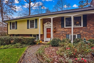 This 3 bedroom, 3 bath home is located in a well-established on Statesville Country Club in North Carolina - for sale on GolfHomes.com, golf home, golf lot