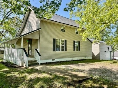 Charming  3BR 2BA home located near the South Fork Scenic on Stearns Golf Club in Kentucky - for sale on GolfHomes.com, golf home, golf lot