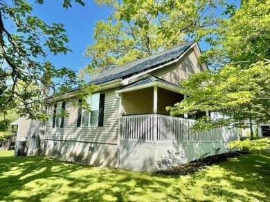 Charming  3BR 2BA home located near the South Fork Scenic on Stearns Golf Club in Kentucky - for sale on GolfHomes.com, golf home, golf lot