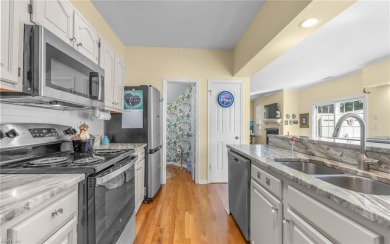 Welcome to this adorable 2bd/2.5bath Condo located in Kempsville on Kempsville Greens Municipal Golf Course in Virginia - for sale on GolfHomes.com, golf home, golf lot