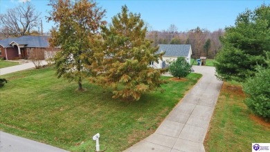 Always wanted to live close to a golf course?  Come tour this on Elizabethtown Country Club in Kentucky - for sale on GolfHomes.com, golf home, golf lot