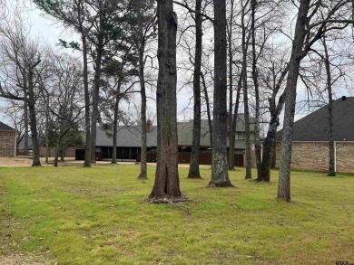 Great LOCATION in a wonderful garden home community of Hollytree on Hollytree Country Club in Texas - for sale on GolfHomes.com, golf home, golf lot