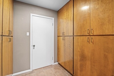 This 2-bedroom, 3-bath townhome offers the ideal opportunity to on Riverhill Country Club in Texas - for sale on GolfHomes.com, golf home, golf lot