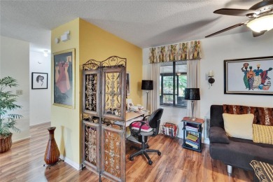 Well-maintained two bedroom, two bath open floor plan Idlewood on Falcon Watch Golf Club in Florida - for sale on GolfHomes.com, golf home, golf lot