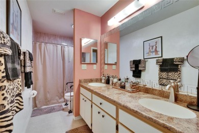 Well-maintained two bedroom, two bath open floor plan Idlewood on Falcon Watch Golf Club in Florida - for sale on GolfHomes.com, golf home, golf lot